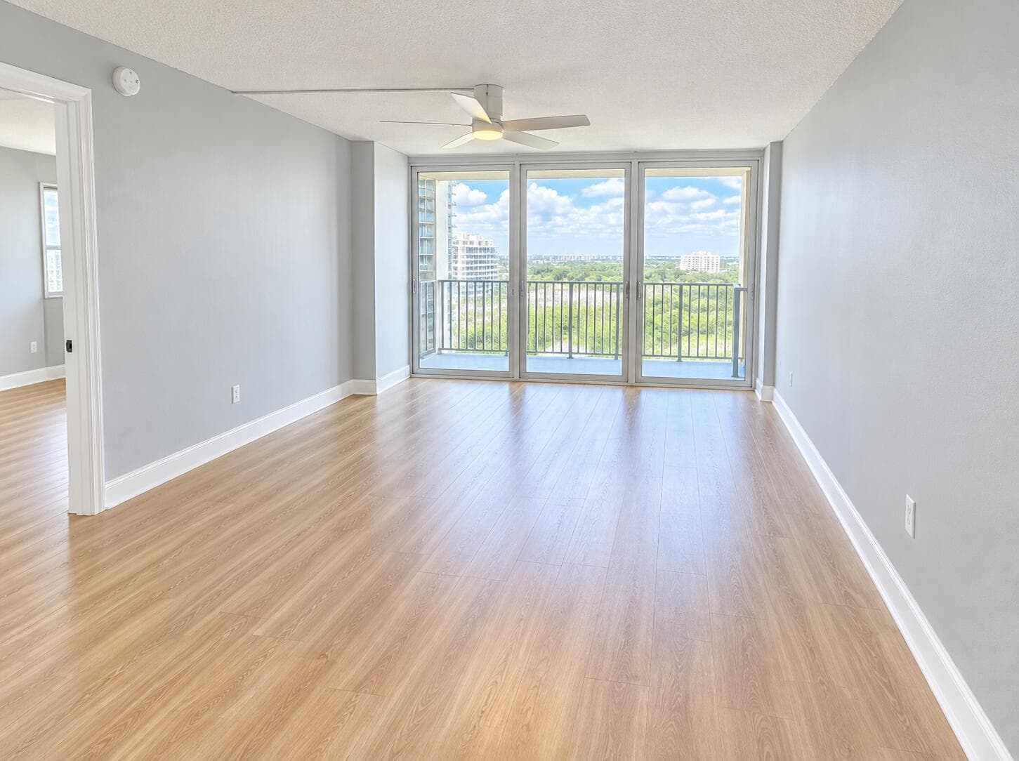 5600 N FLAGLER Drive 1904 photo 7