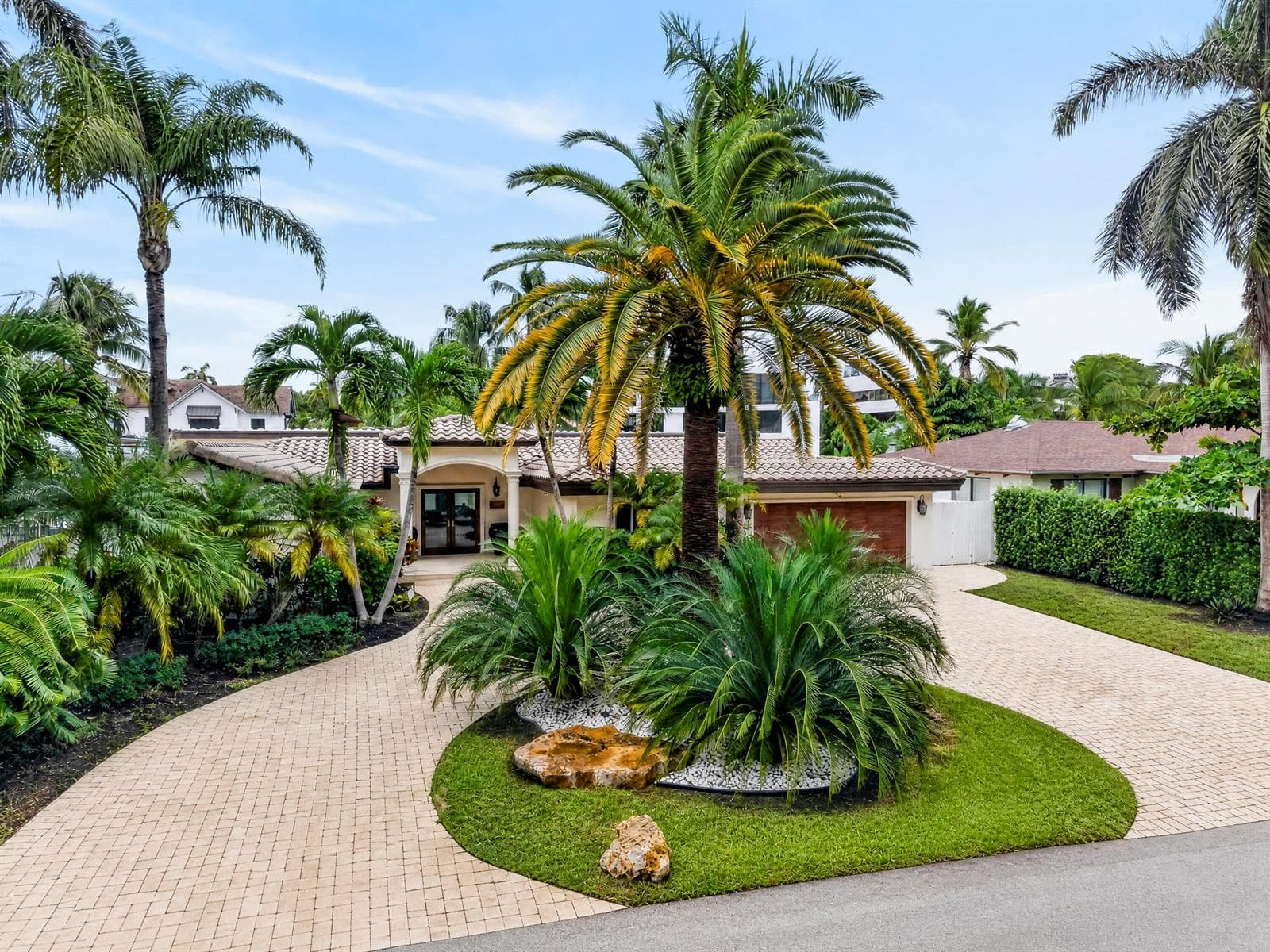 329 ISLE OF CAPRI Drive photo 1