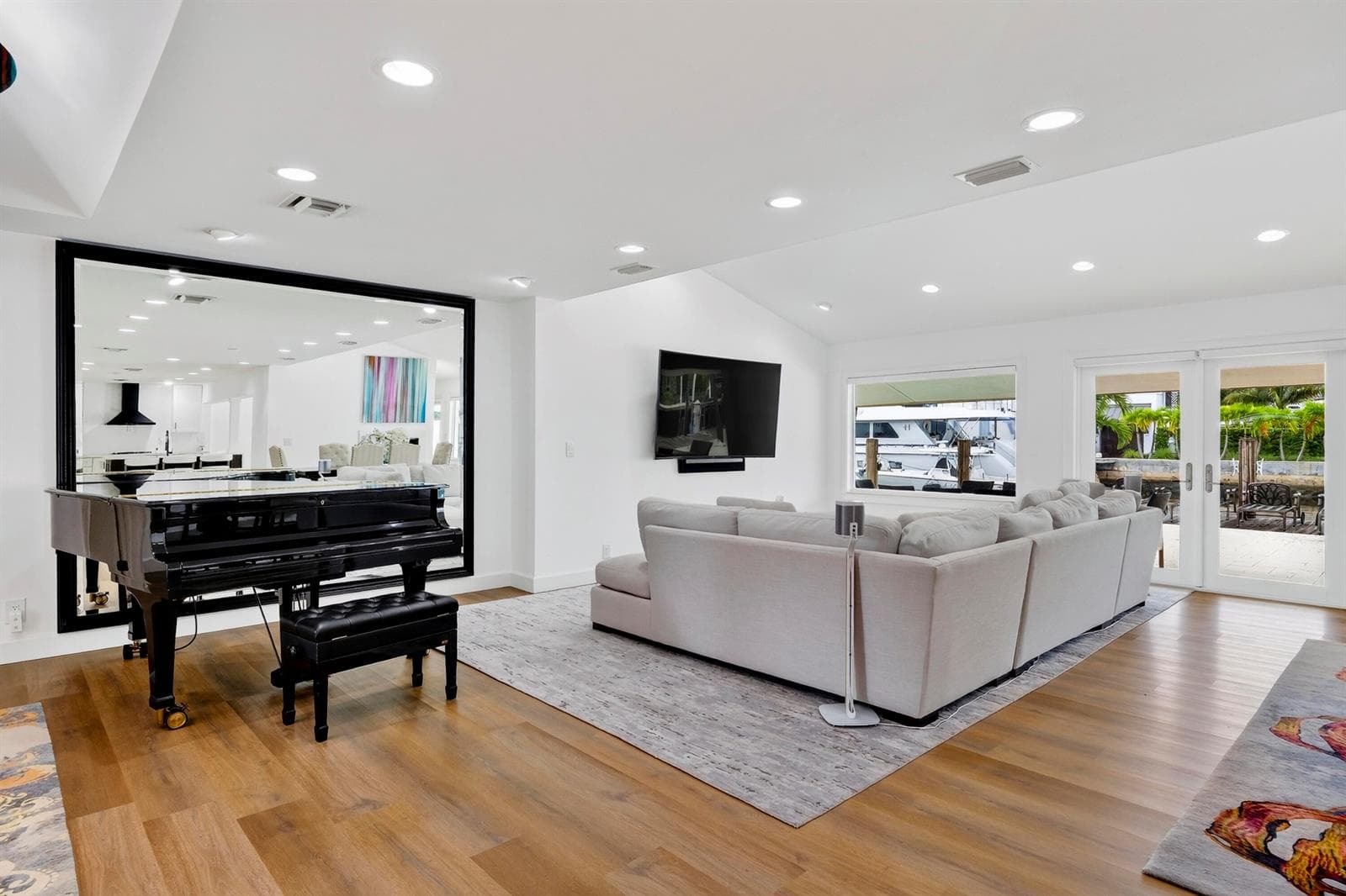 329 ISLE OF CAPRI Drive photo 9