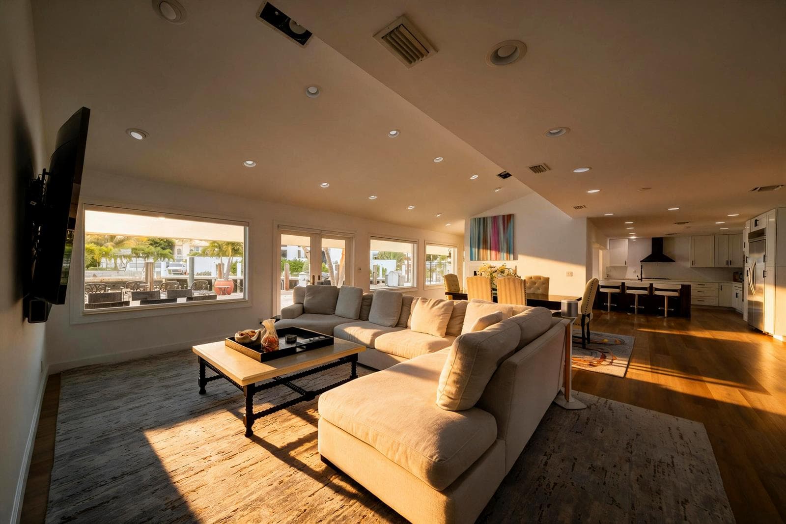 329 ISLE OF CAPRI Drive photo 8