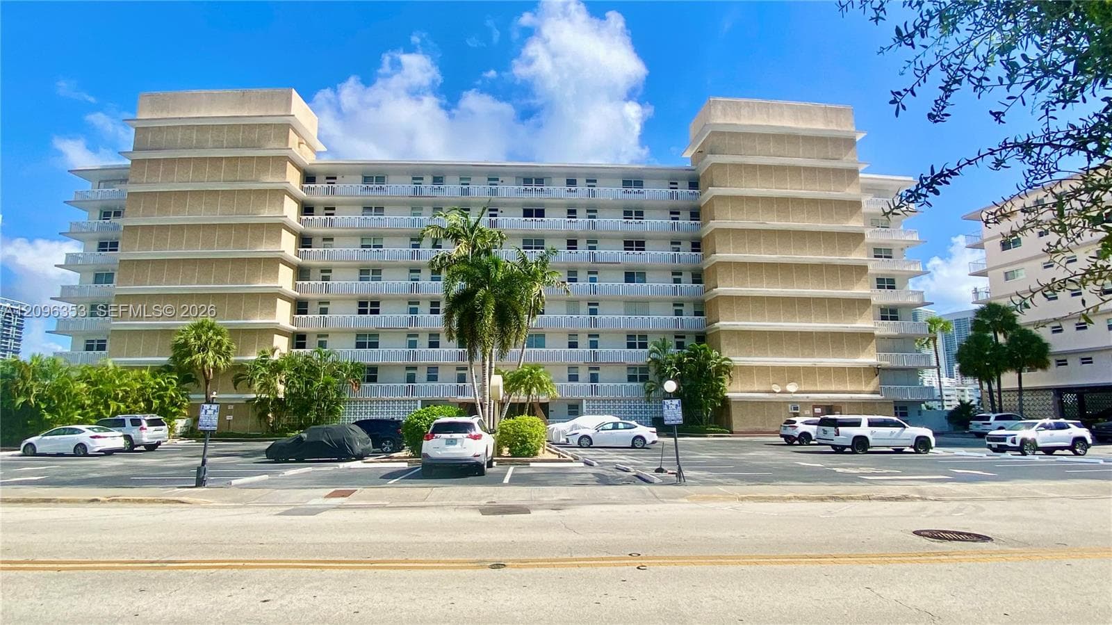 410 Golden Isles Dr 407 photo 5