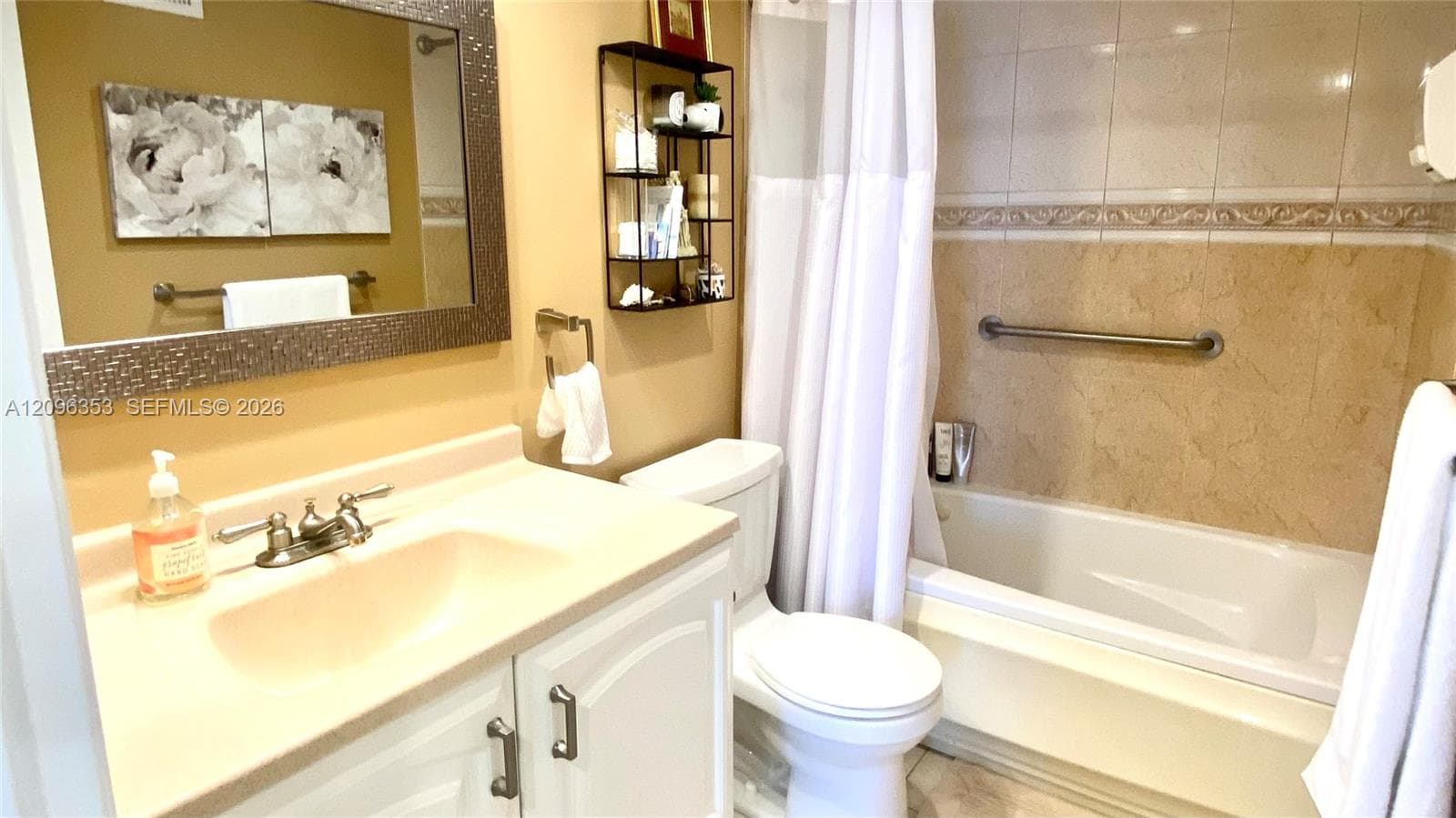 410 Golden Isles Dr 407 photo 20