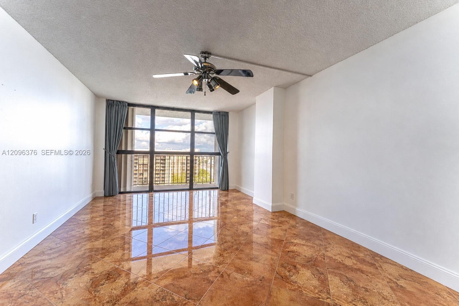 400 Leslie Dr 1117 photo 13