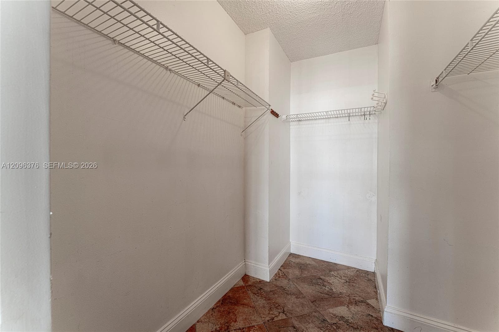 400 Leslie Dr 1117 photo 16
