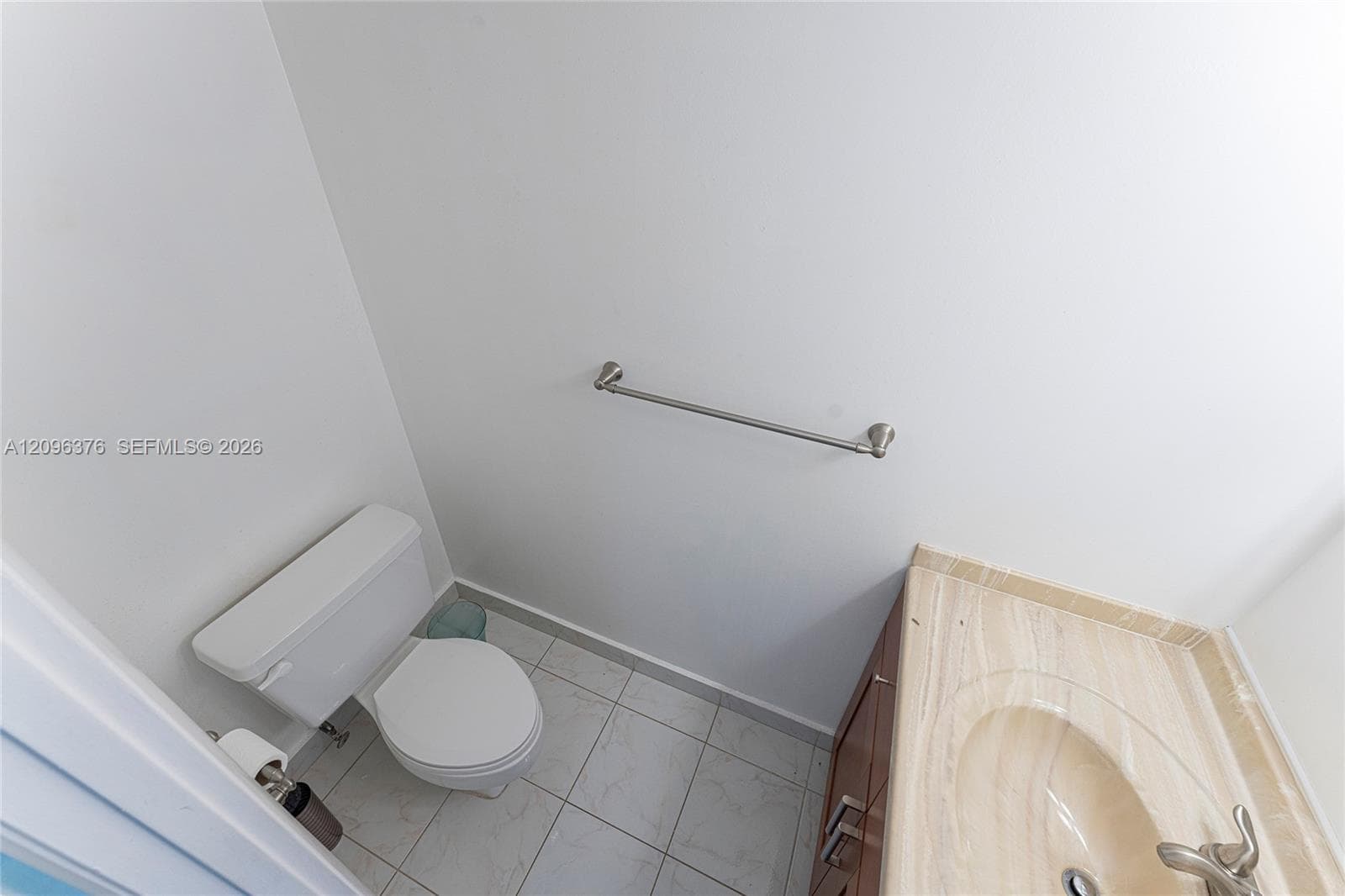 400 Leslie Dr 1117 photo 12