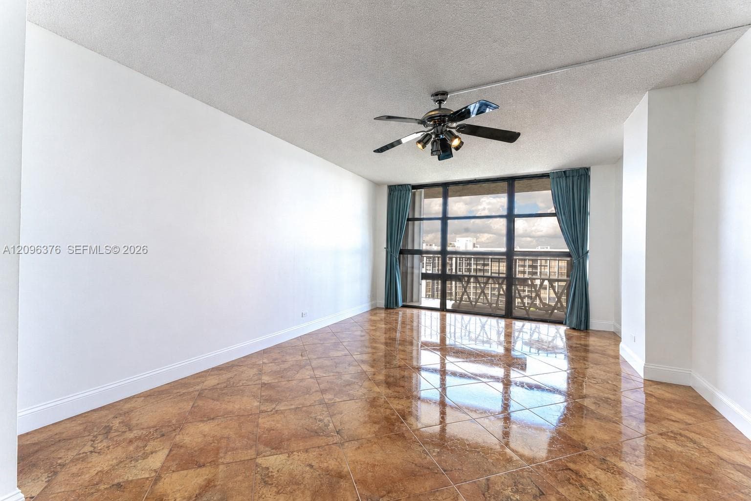 400 Leslie Dr 1117 photo 14