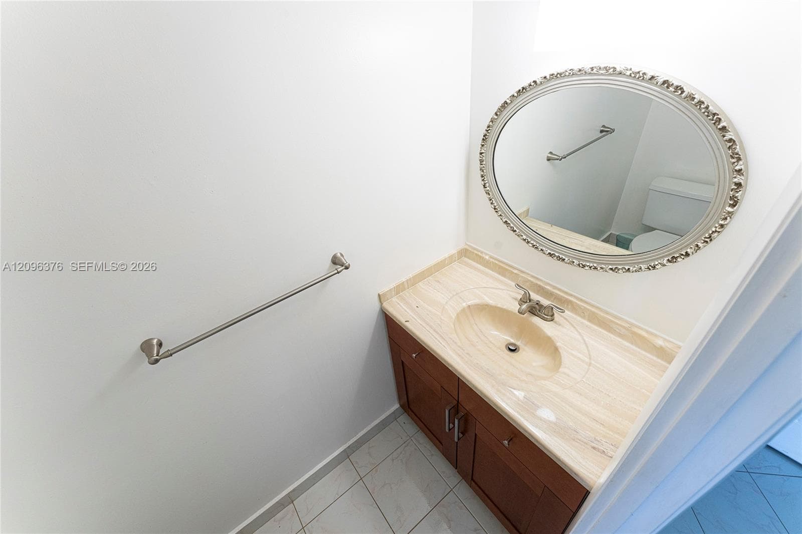 400 Leslie Dr 1117 photo 11
