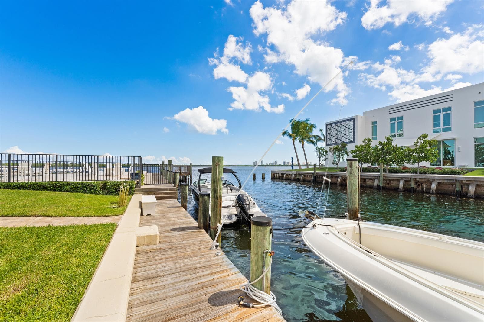 68 YACHT CLUB Drive 12 photo 20