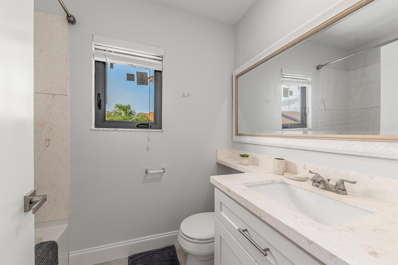 1712 NE Seahorse Place photo 23