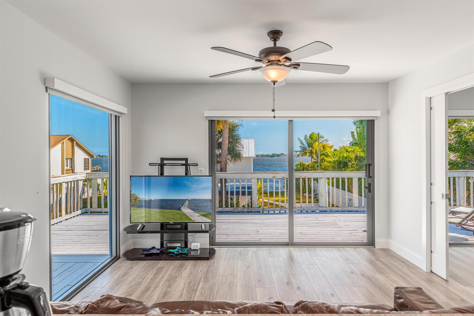 1712 NE Seahorse Place photo 13