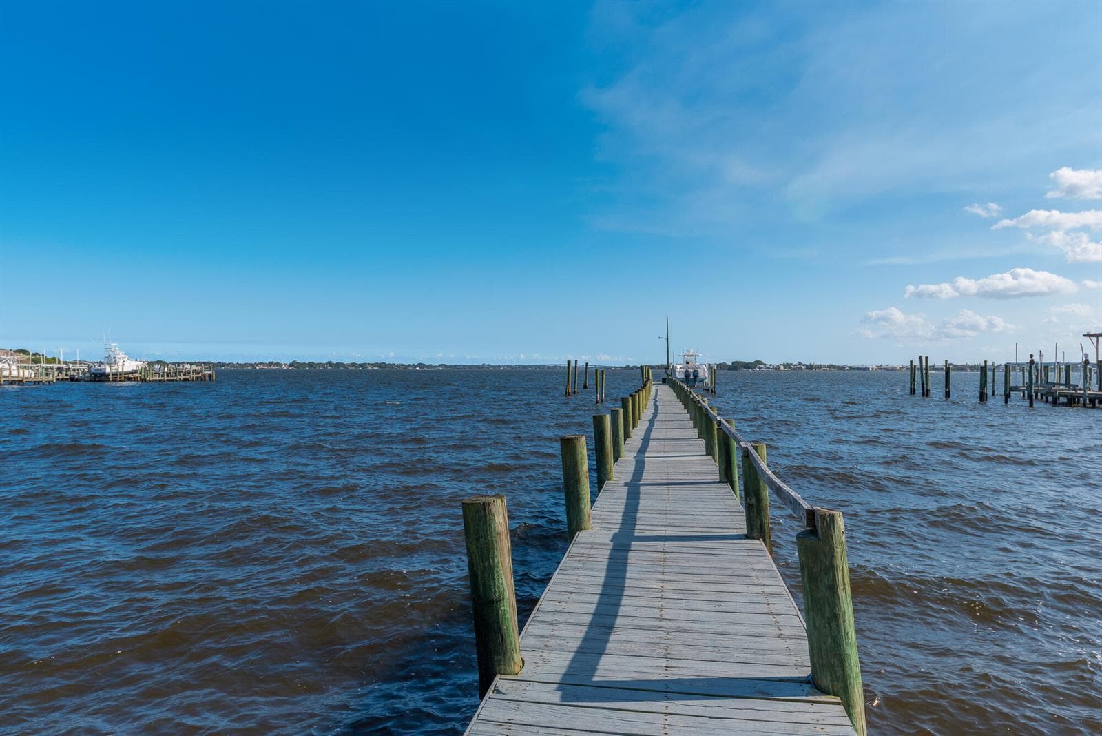 1712 NE Seahorse Place photo 1