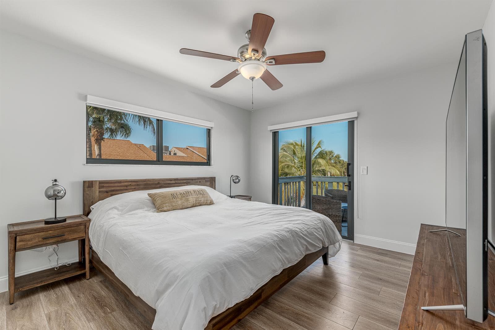 1712 NE Seahorse Place photo 20