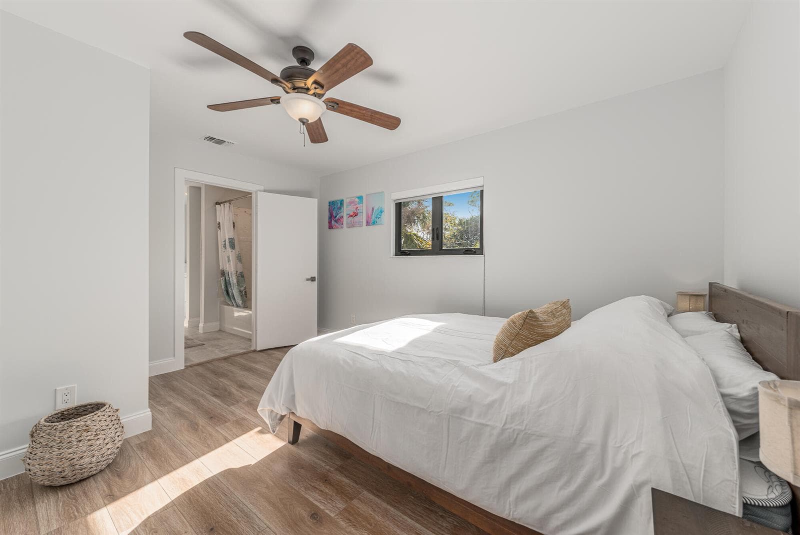 1712 NE Seahorse Place photo 24