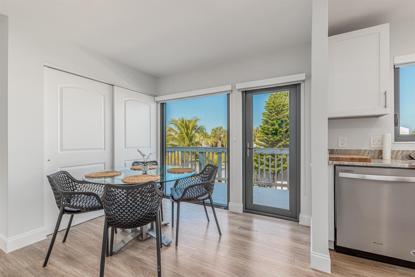 1712 NE Seahorse Place photo 10