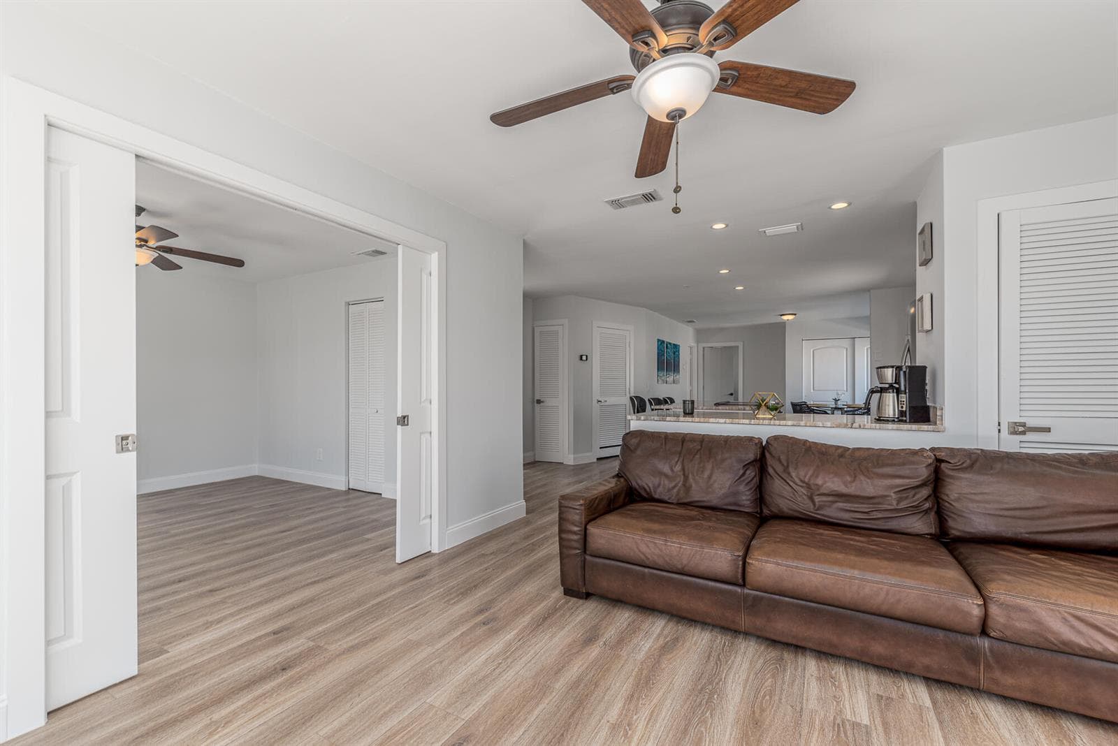1712 NE Seahorse Place photo 14