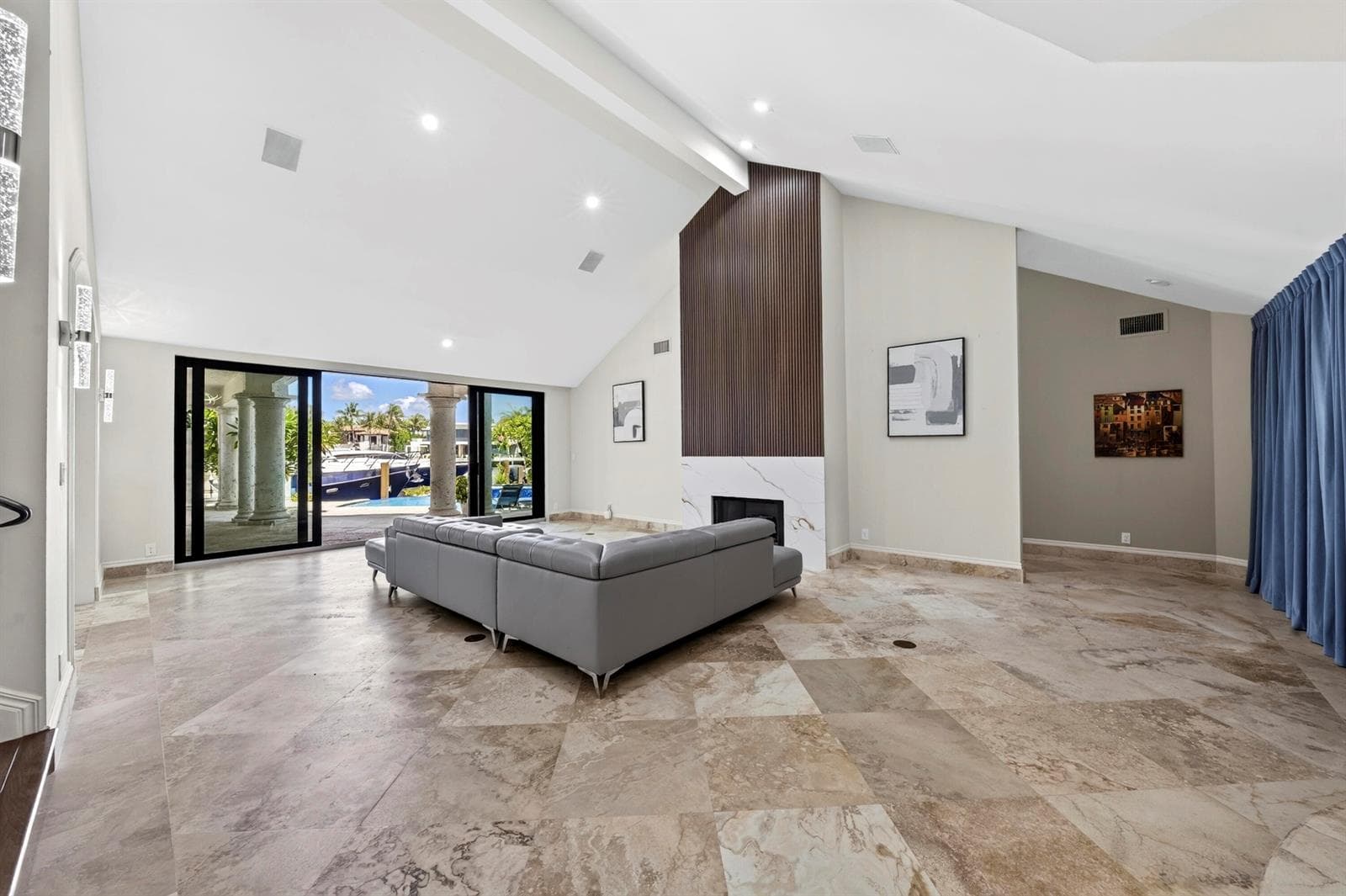 2561 LUCILLE Drive photo 7