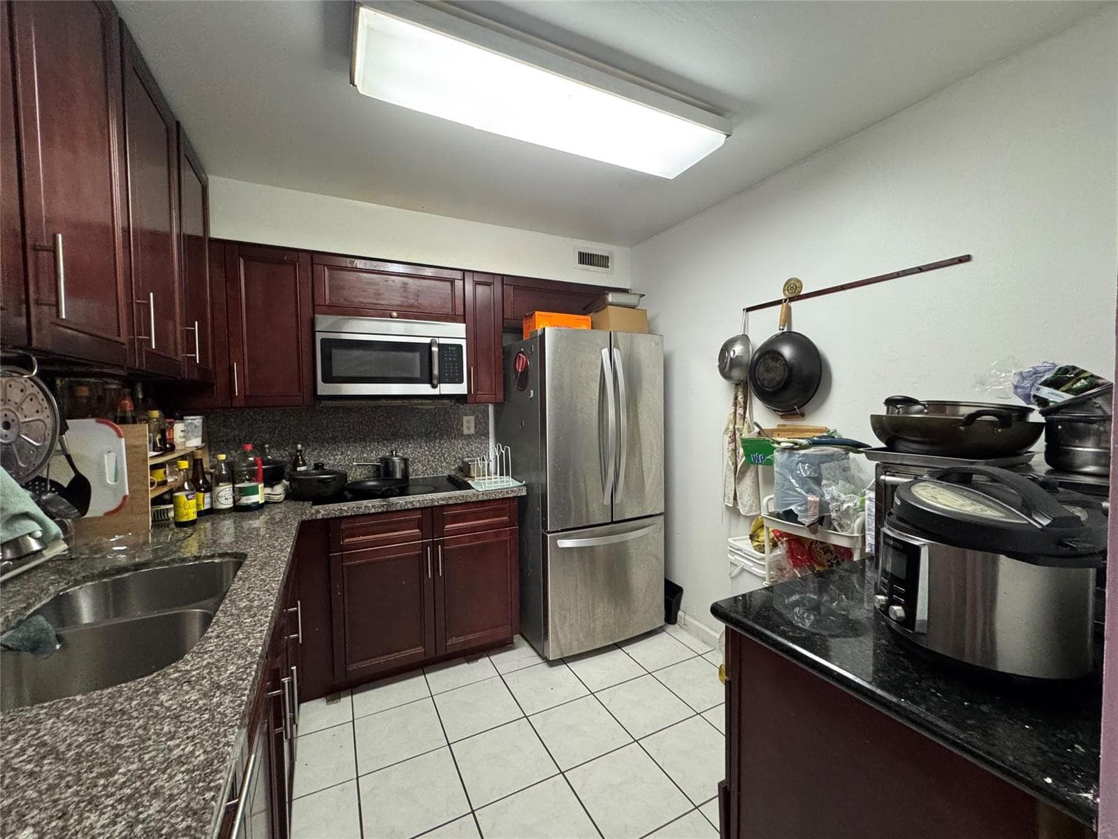 3013 N Oakland Forest Drive 106 photo 7