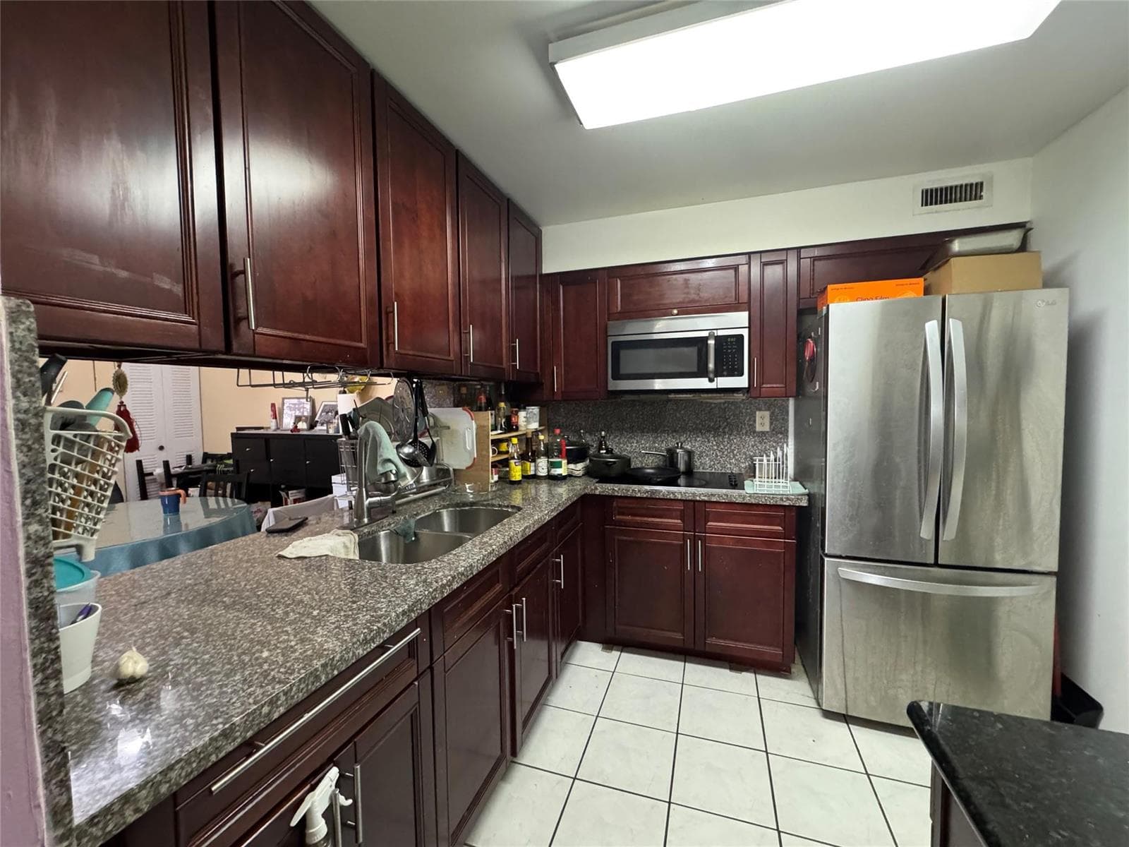 3013 N Oakland Forest Drive 106 photo 9