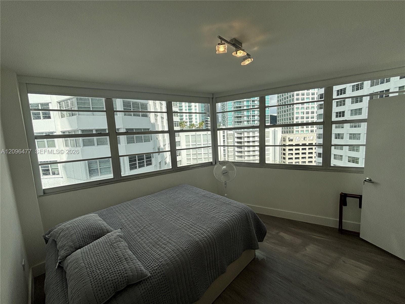 905 Brickell Bay Dr 1124 photo 22