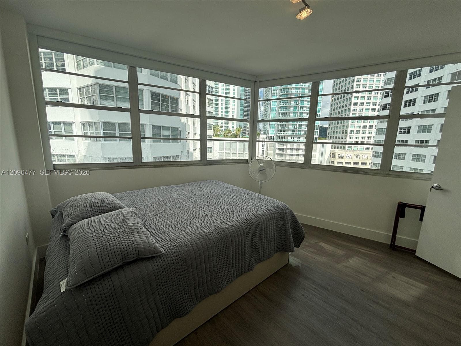 905 Brickell Bay Dr 1124 photo 21