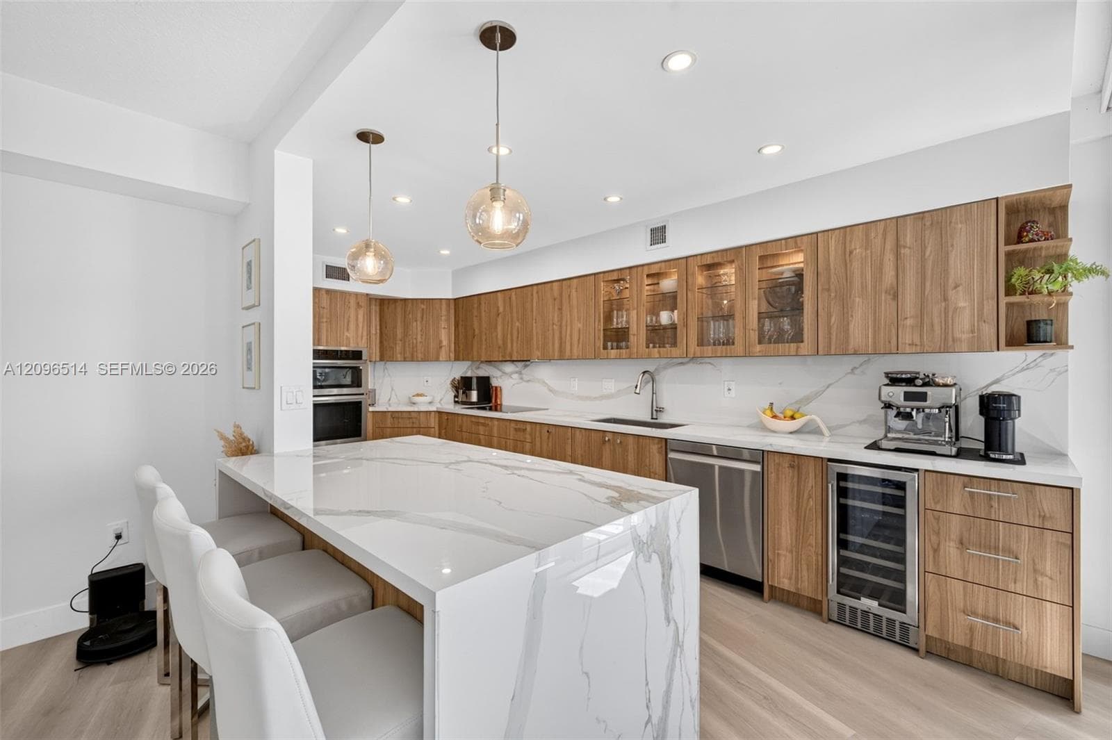 3370 Hidden Bay Dr 2410 photo 3