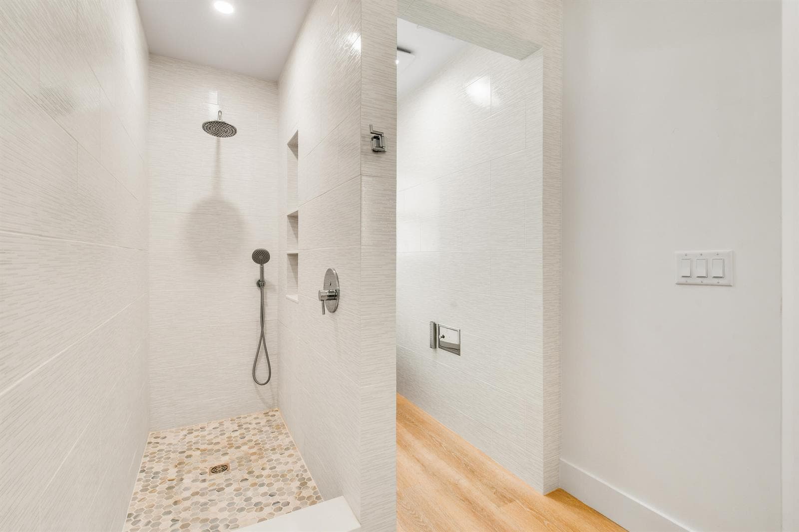 1091 SINGER Drive photo 22