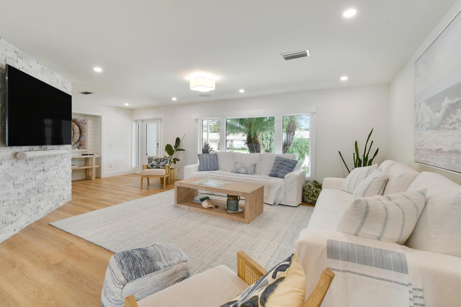 1091 SINGER Drive photo 5