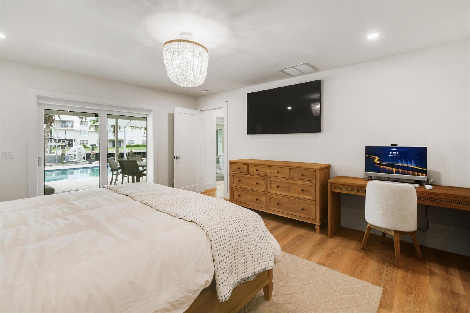 1091 SINGER Drive photo 19