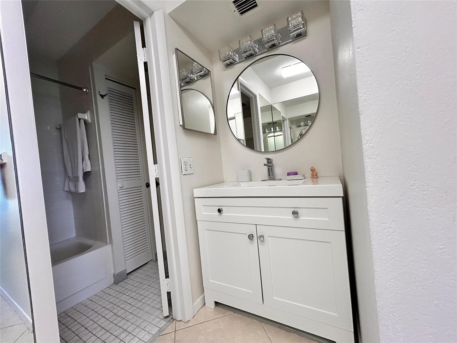 14 ROYAL PALM Way 605 photo 23