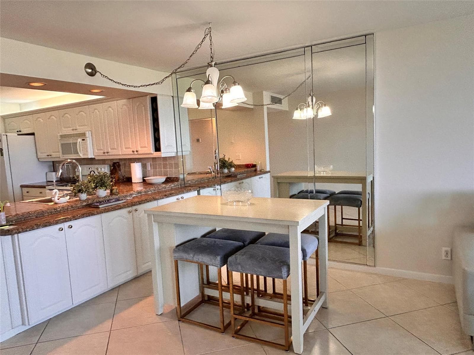 14 ROYAL PALM Way 605 photo 12