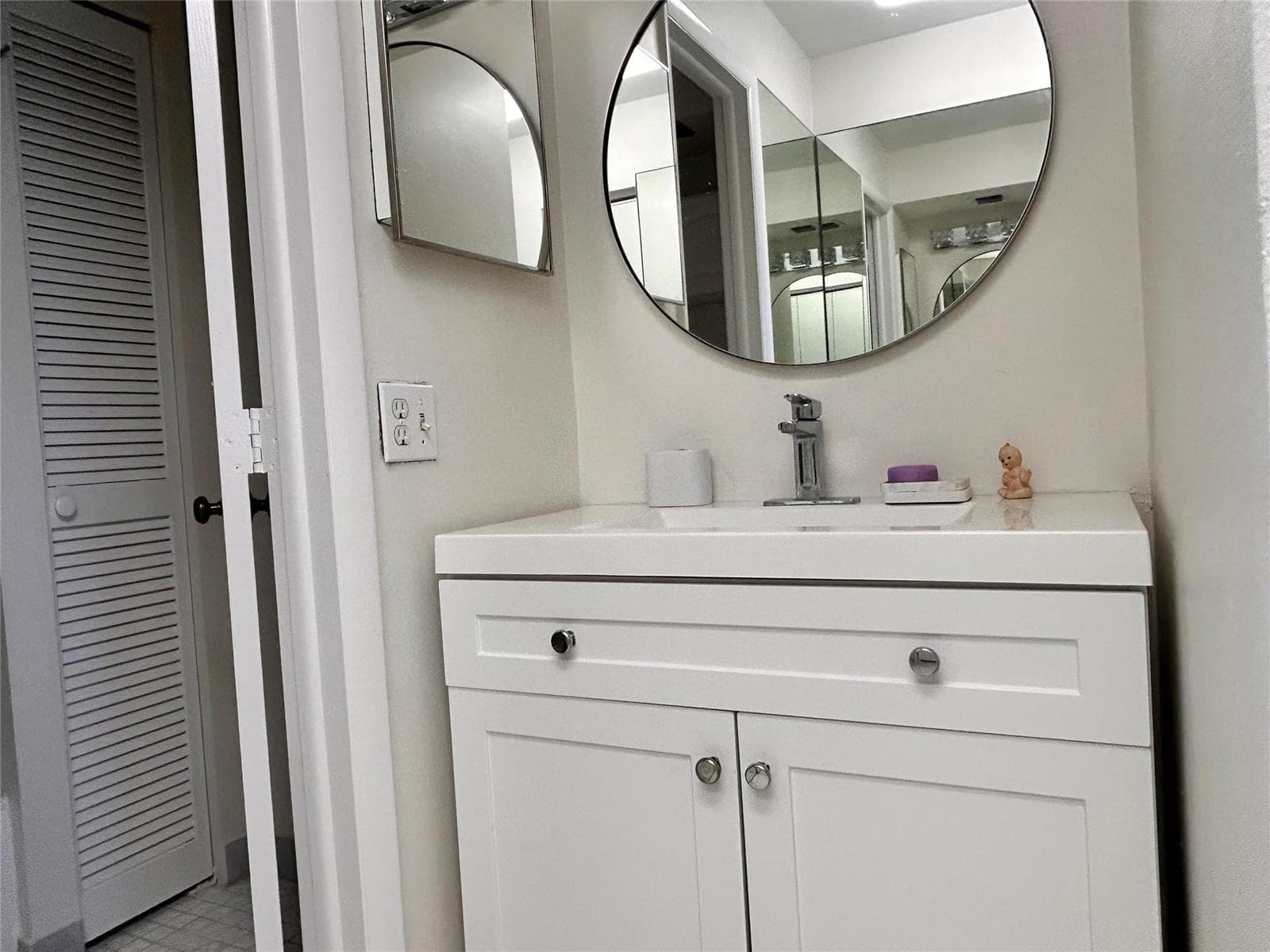14 ROYAL PALM Way 605 photo 22