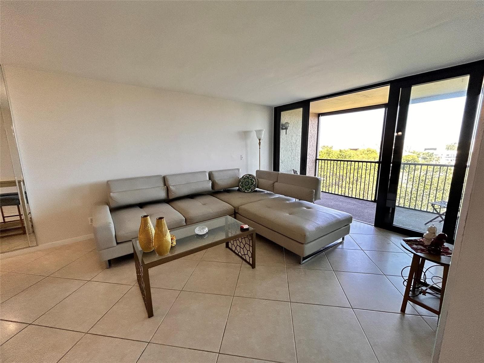 14 ROYAL PALM Way 605 photo 7