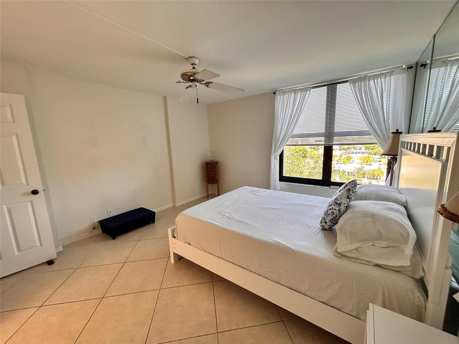 14 ROYAL PALM Way 605 photo 19