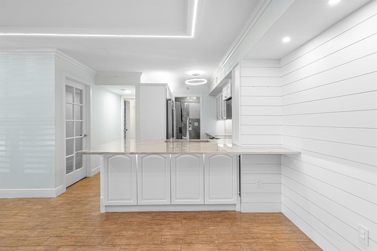 167 YACHT CLUB Way 107 photo 9