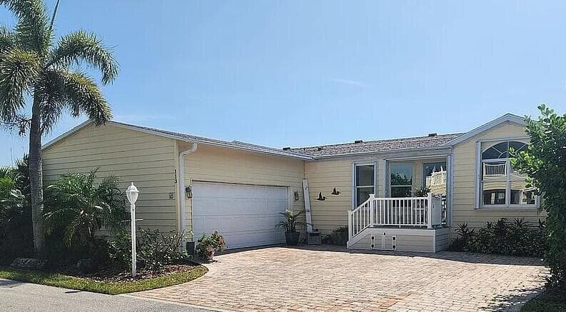113 E Harbor Drive photo 1