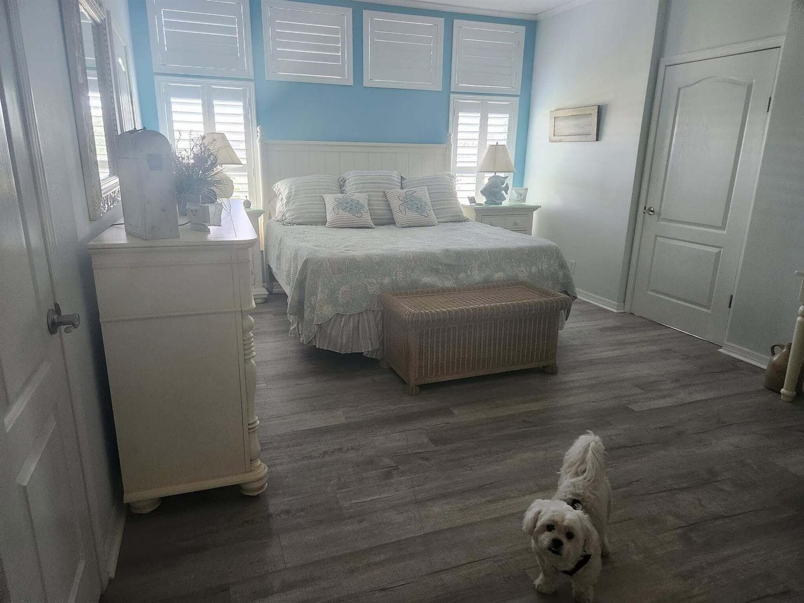 113 E Harbor Drive photo 9