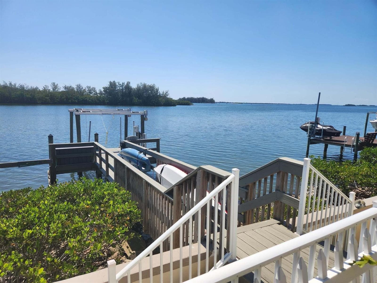 113 E Harbor Drive photo 10