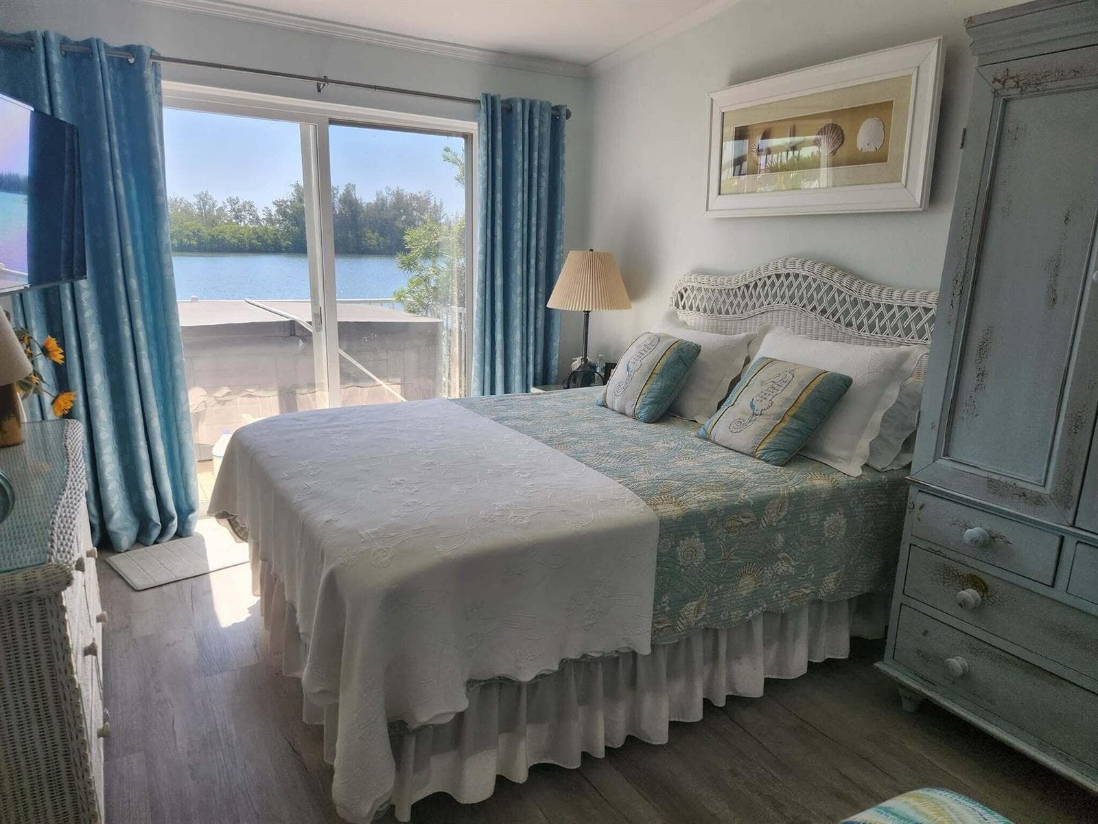 113 E Harbor Drive photo 4