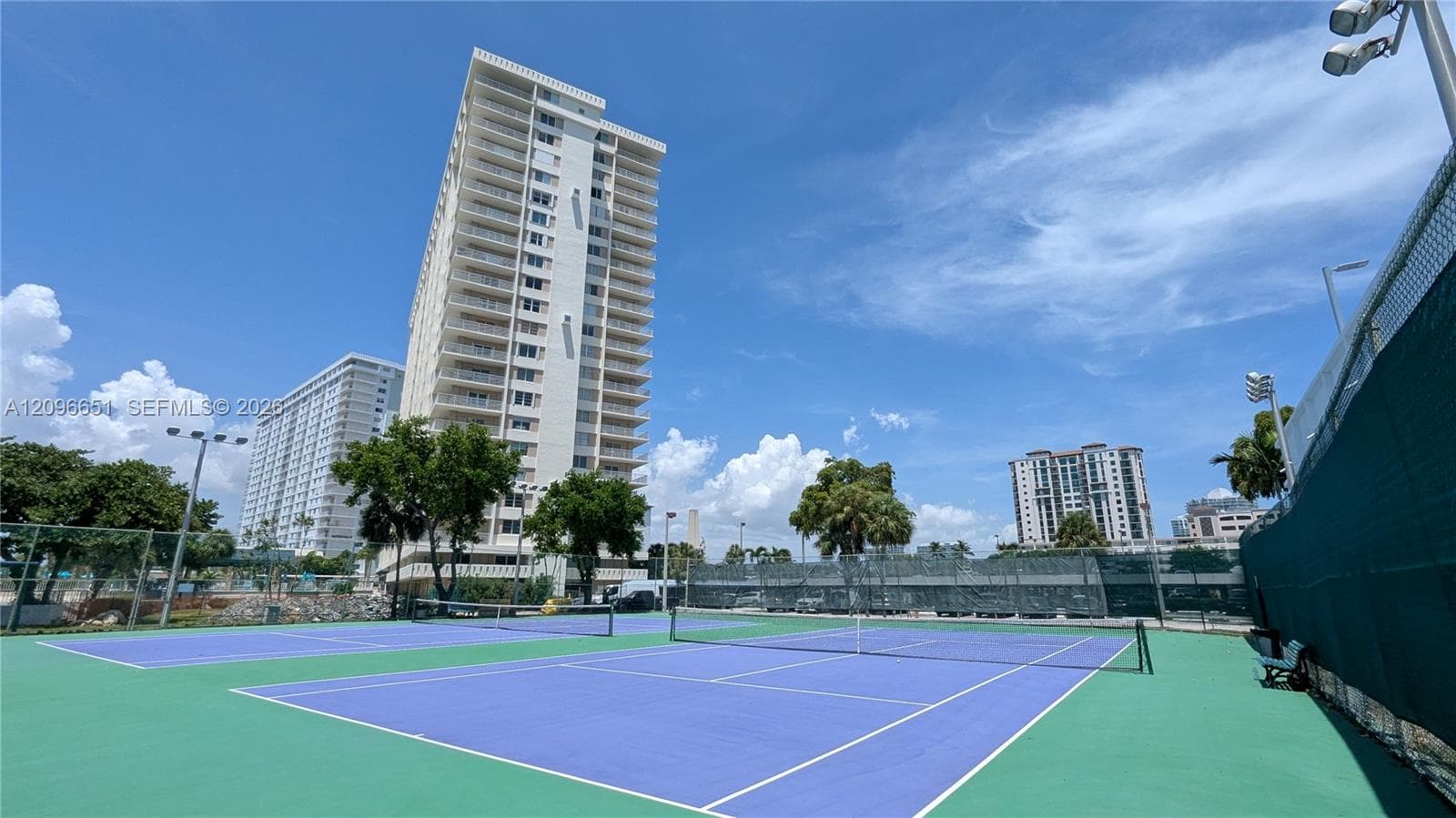 300 Bayview Dr 206 photo 4