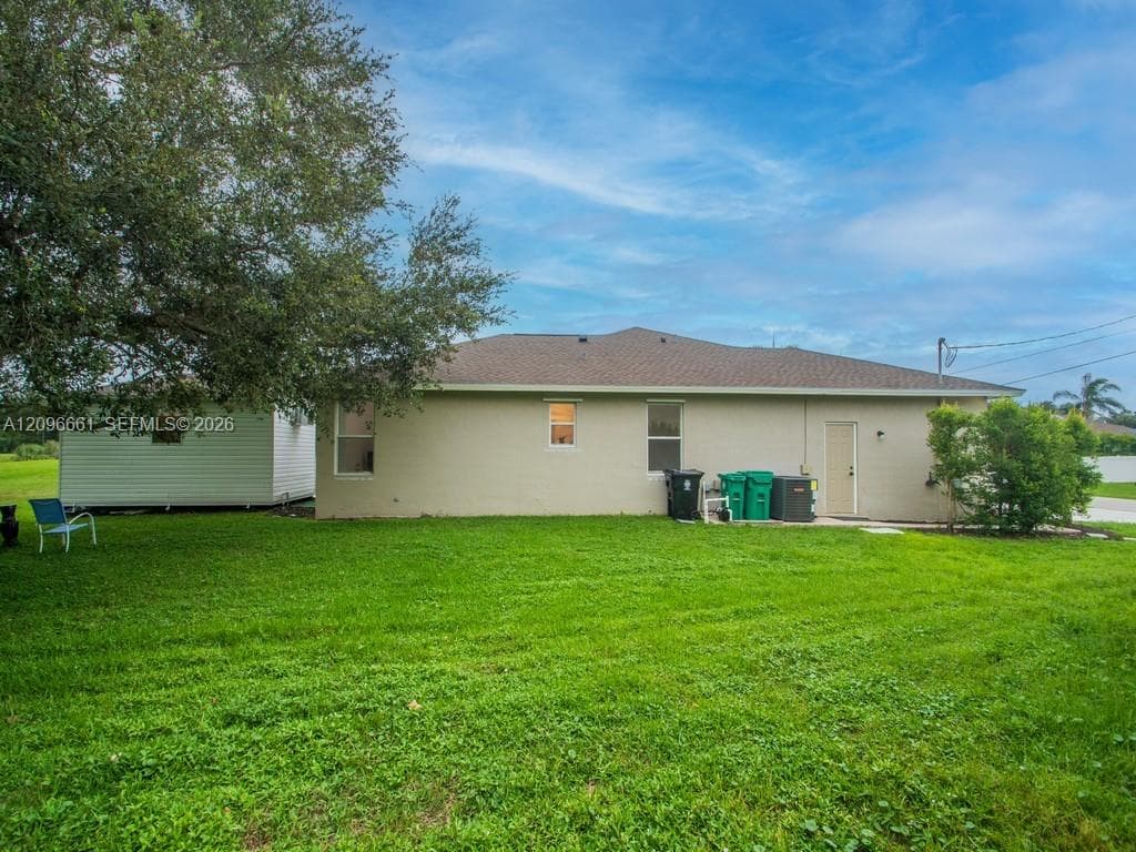 6840 NW Granger Ave photo 5