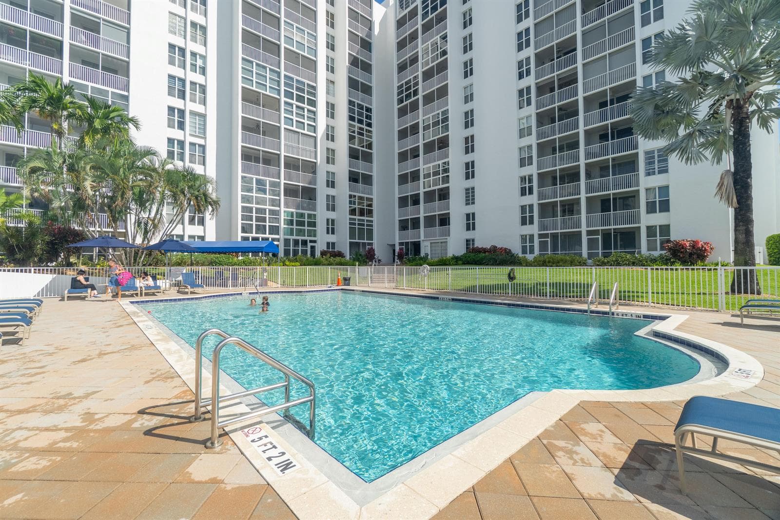 1391 S Ocean Boulevard 805 photo 6