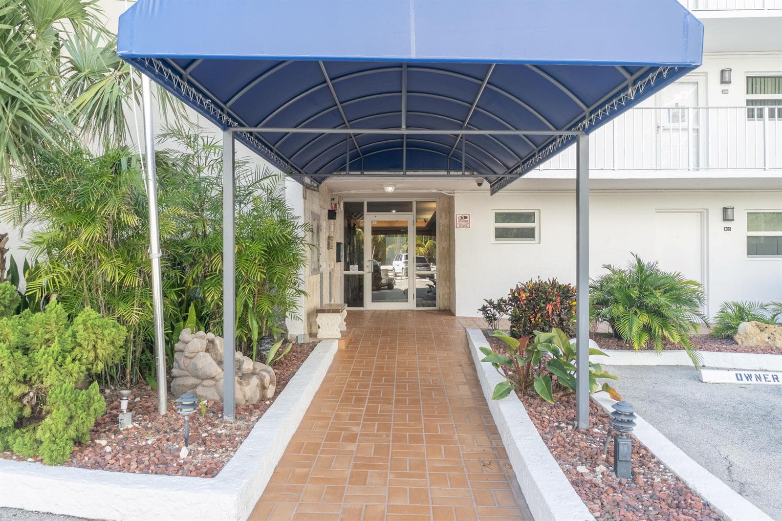 1391 S Ocean Boulevard 805 photo 3