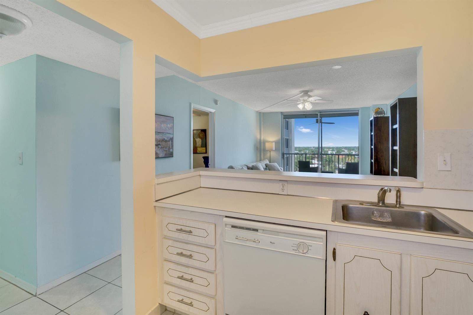 1391 S Ocean Boulevard 805 photo 20