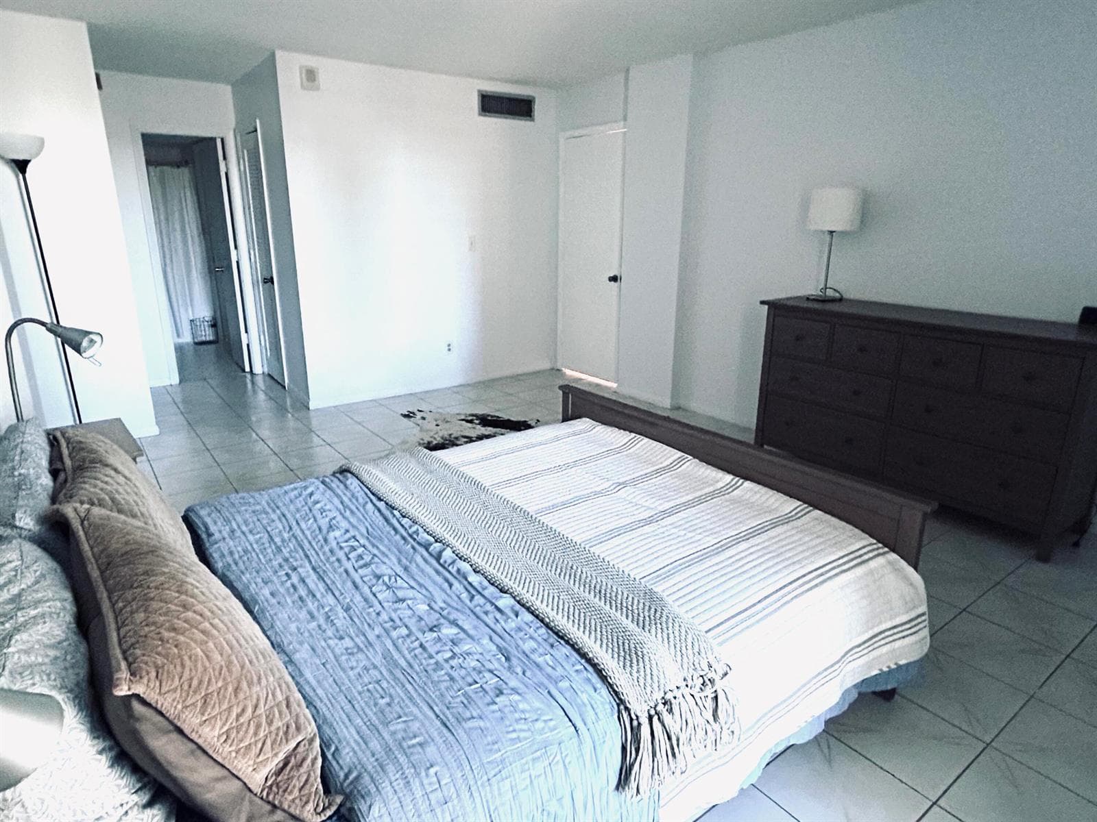 1849 S OCEAN Drive 1105 photo 13