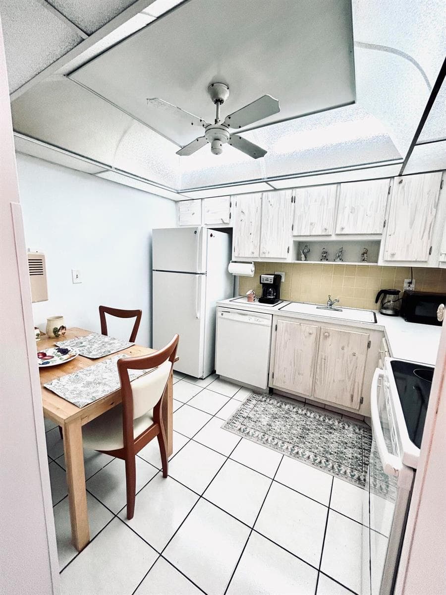 1849 S OCEAN Drive 1105 photo 7