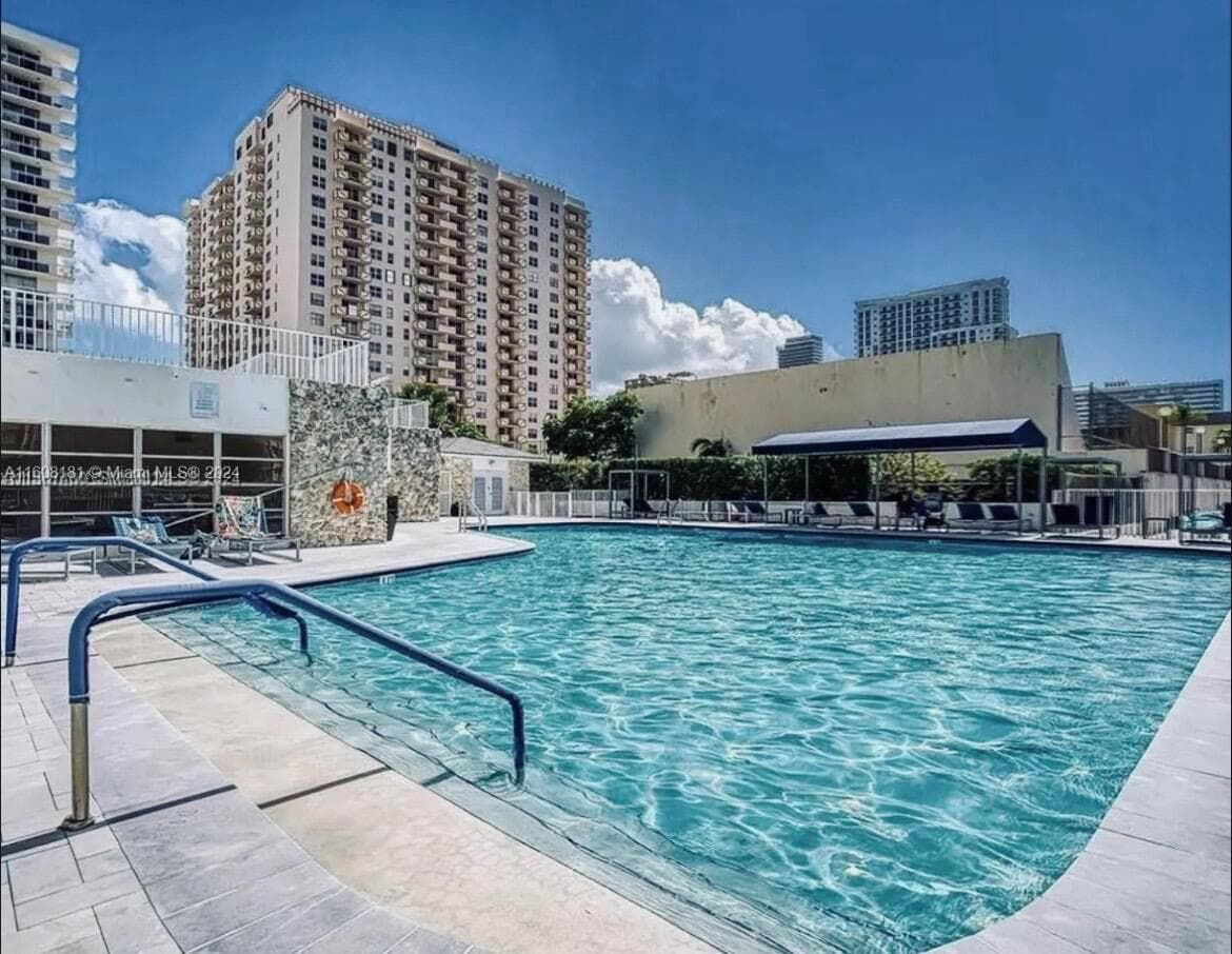 1849 S OCEAN Drive 1105 photo 18