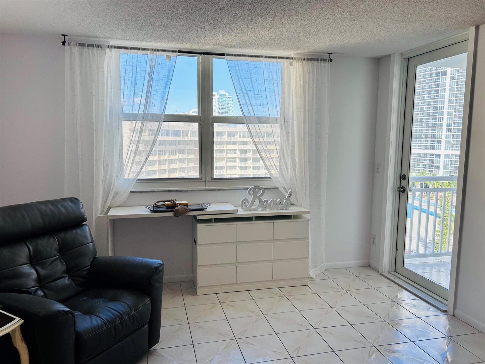 1849 S OCEAN Drive 1105 photo 4