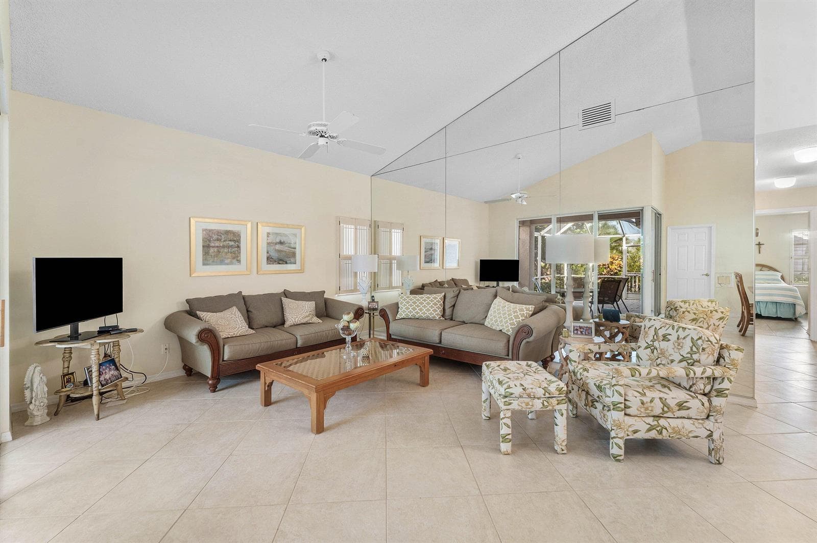 12 Elgin Lane photo 13