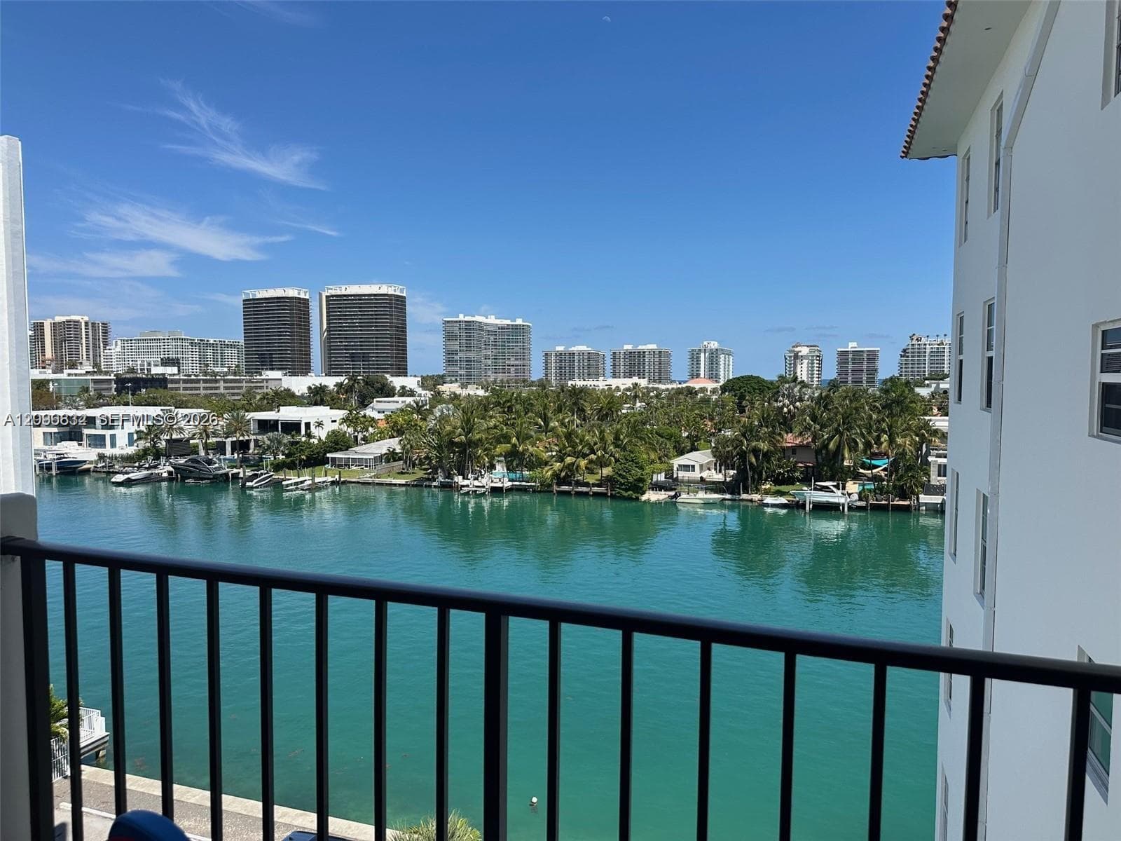 9341 E Bay Harbor Dr 6C photo 1