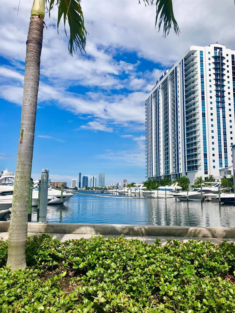 17111 BISCAYNE Boulevard 1903 photo 2